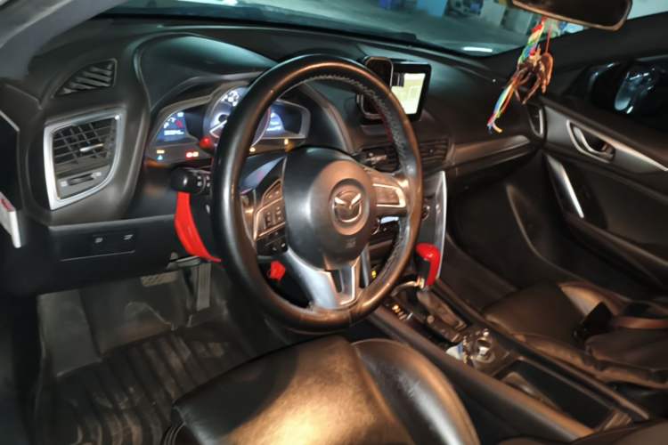 Used Mazda CX-4 2016 2.0L Automatic 2WD Blue Sky Luxury Edition Steering Wheel