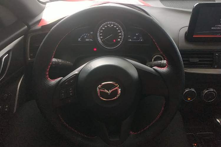 Used Mazda CX-4 2016 2.0L Automatic 2WD Blue Sky Dynamic Edition Steering Wheel