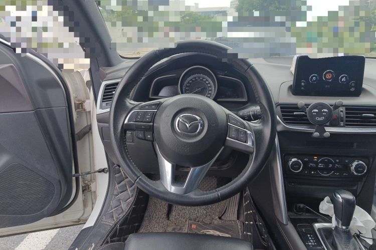 Used Mazda CX-4 2016 2.0L Automatic 2WD Blue Sky Luxury Edition Steering Wheel