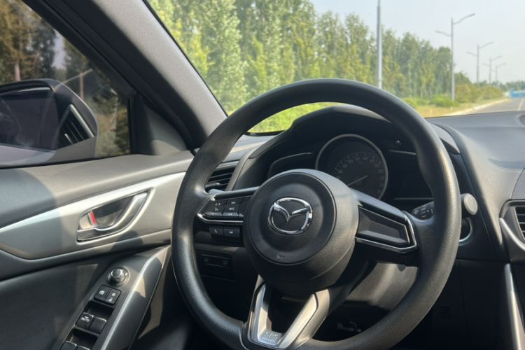 Used Mazda CX-4 2016 2.0L Automatic 2WD Blue Sky Dynamic Edition Steering Wheel