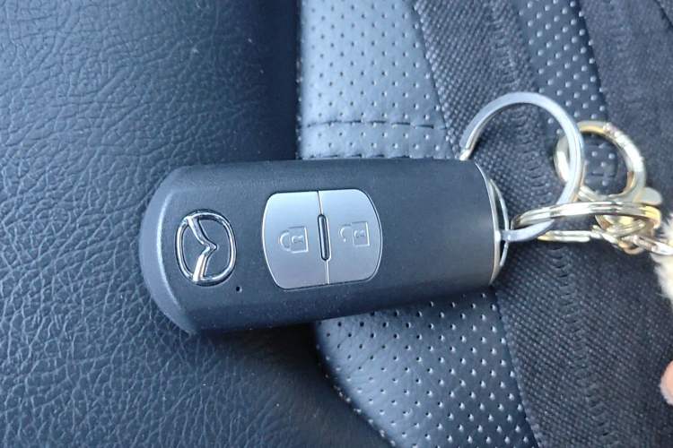 Used Mazda CX-4 2016 2.0L Automatic 2WD Blue Sky Luxury Edition Vehicle Key