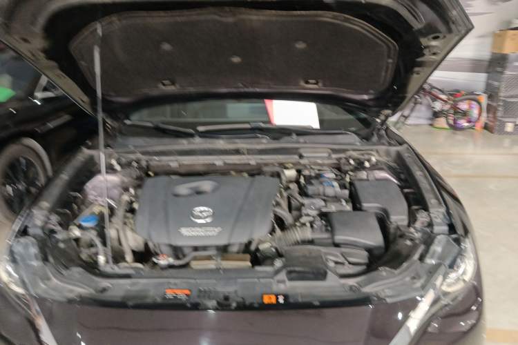 Used Mazda CX-4 2018 2.0L Automatic Two-Wheel Drive Blue Sky Premium Upgrade Version China V Standard Engine Bay