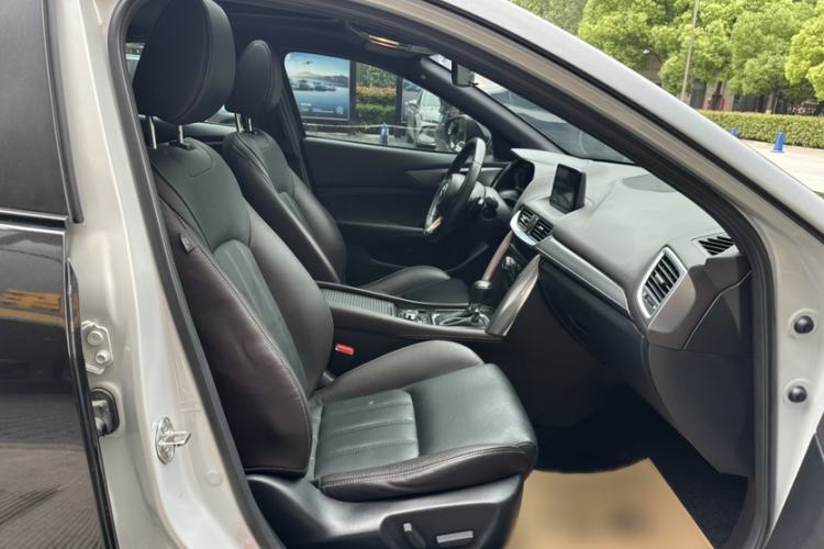 Used Mazda CX-4 2018 2.5L Automatic 4x4 Skyactiv GT Sport Edition China V Standard Right Front Seat