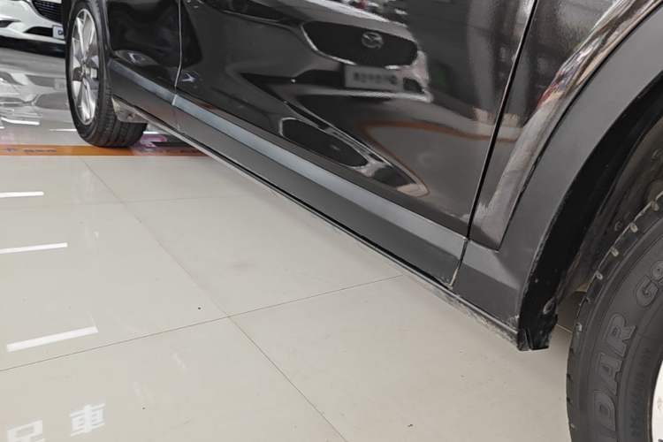 Used Mazda CX-4 2018 2.5L Automatic 4x4 Skyactiv GT Sport Edition China V Standard Right Side Sill