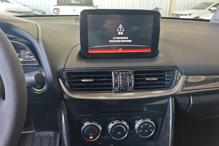 Used Mazda CX-4 2018 2.0L Automatic Two-Wheel Drive Blue Sky Dynamic Version China VI Standard Audio And AC Panel