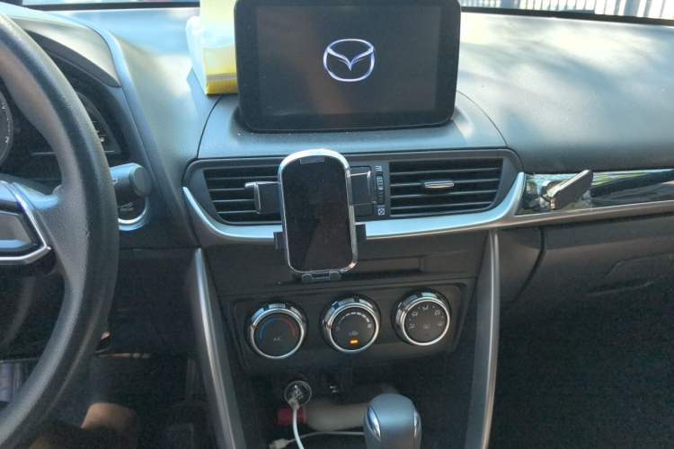 Used Mazda CX-4 2018 2.0L Automatic Two-Wheel Drive Blue Sky Dynamic Version China V Standard Audio And AC Panel