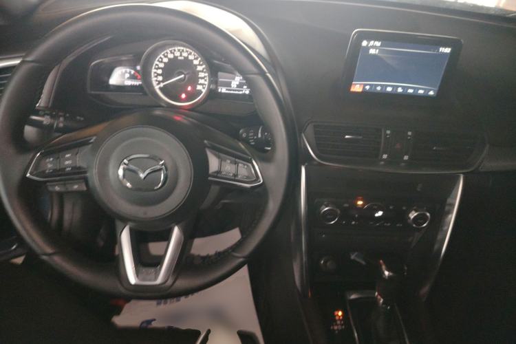 Used Mazda CX-4 2018 2.0L Automatic Two-Wheel Drive Blue Sky Luxury Edition Center Console