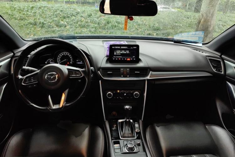Used Mazda CX-4 2018 2.0L Automatic Two-Wheel Drive Blue Sky Luxury Edition Center Console