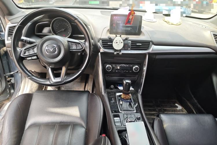 Used Mazda CX-4 2018 2.0L Automatic Two-Wheel Drive Blue Sky Premium Upgrade Version China V Standard Center Console