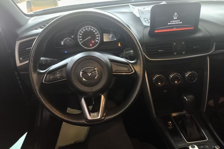 Used Mazda CX-4 2018 2.0L Automatic Two-Wheel Drive Blue Sky Dynamic Version China V Standard Center Console