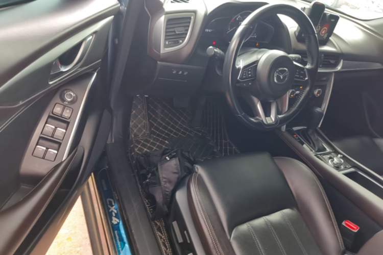 Used Mazda CX-4 2018 2.0L Automatic Two-Wheel Drive Blue Sky Leading Edition China V Standard Driver Seat