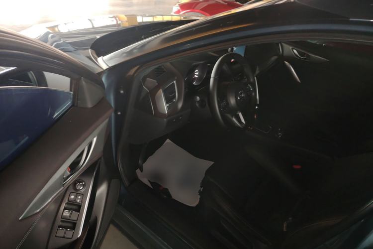 Used Mazda CX-4 2018 2.0L Automatic Two-Wheel Drive Blue Sky Luxury Edition Driver Seat