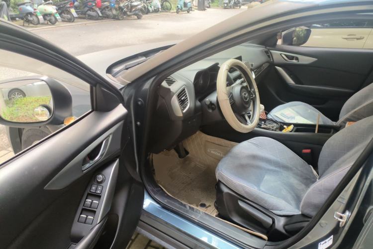 Used Mazda CX-4 2018 2.0L Automatic Two-Wheel Drive Blue Sky Dynamic Version China VI Standard Driver Seat