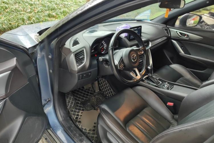 Used Mazda CX-4 2018 2.0L Automatic Two-Wheel Drive Blue Sky Luxury Edition Driver Seat
