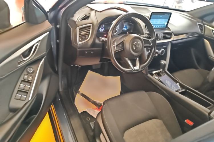 Used Mazda CX-4 2018 2.0L Automatic Two-Wheel Drive Blue Sky Dynamic Version China V Standard Driver Seat