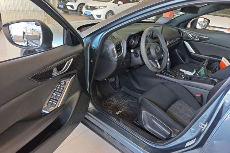 Used Mazda CX-4 2018 2.0L Automatic Two-Wheel Drive Blue Sky Dynamic Version China VI Standard Driver Seat