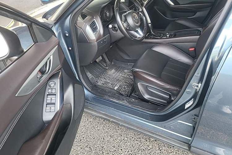 Used Mazda CX-4 2018 2.0L Automatic Two-Wheel Drive Blue Sky Premium Upgrade Version China VI Standard Driver Seat