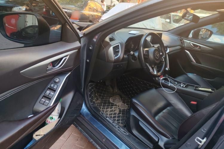 Used Mazda CX-4 2018 2.0L Automatic Two-Wheel Drive Blue Sky Luxury Edition Driver Seat