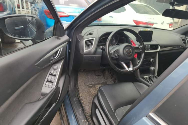 Used Mazda CX-4 2018 2.0L Automatic 2WD Blue Sky Exploration Edition China VI Standard Driver Seat