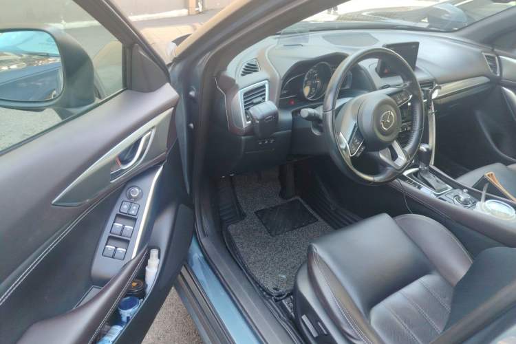 Used Mazda CX-4 2018 2.0L Automatic Two-Wheel Drive Blue Sky Leading Edition China V Standard Driver Seat
