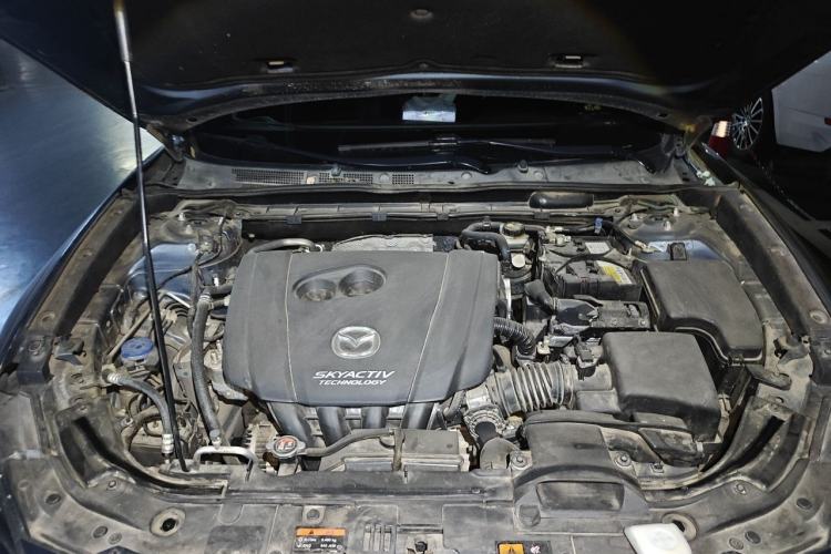 Used Mazda CX-4 2018 2.0L Automatic Two-Wheel Drive Blue Sky Premium Upgrade Version China V Standard Engine Bay
