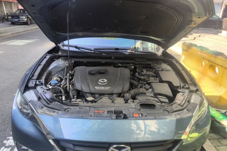 Used Mazda CX-4 2018 2.0L Automatic Two-Wheel Drive Blue Sky Dynamic Version China V Standard Engine Bay