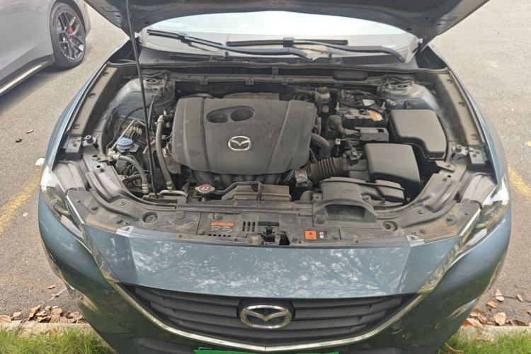 Used Mazda CX-4 2018 2.0L Automatic Two-Wheel Drive Blue Sky Dynamic Version China VI Standard Engine Bay