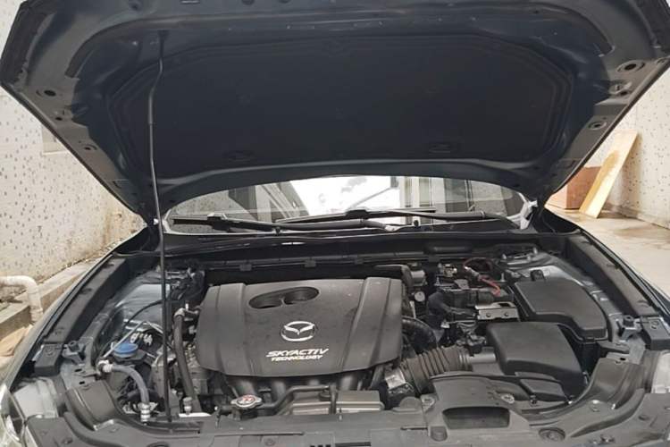 Used Mazda CX-4 2018 2.0L Automatic Two-Wheel Drive Blue Sky Dynamic Version China VI Standard Engine Bay