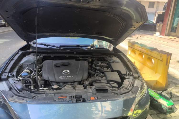 Used Mazda CX-4 2018 2.0L Automatic Two-Wheel Drive Blue Sky Dynamic Version China V Standard Engine Bay Left