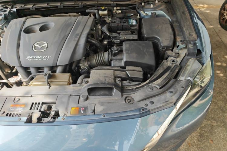 Used Mazda CX-4 2018 2.0L Automatic Two-Wheel Drive Blue Sky Dynamic Version China VI Standard Engine Bay Left