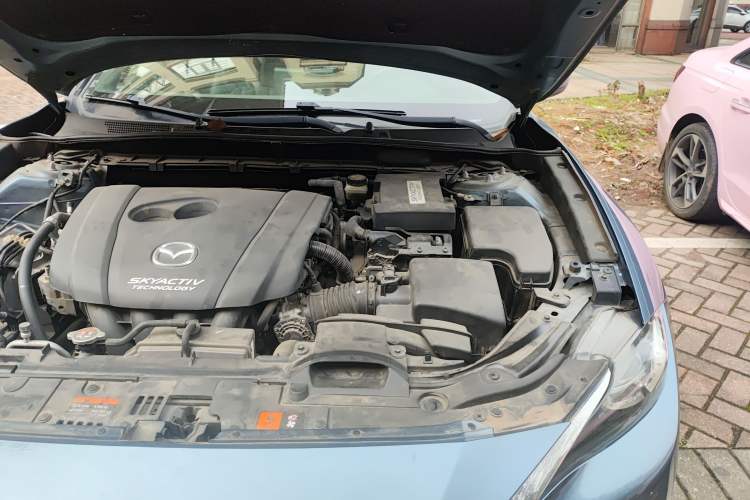 Used Mazda CX-4 2018 2.0L Automatic Two-Wheel Drive Blue Sky Dynamic Version China V Standard Engine Bay Left