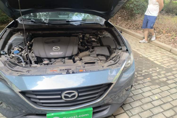 Used Mazda CX-4 2018 2.0L Automatic Two-Wheel Drive Blue Sky Dynamic Version China VI Standard Engine Bay Left