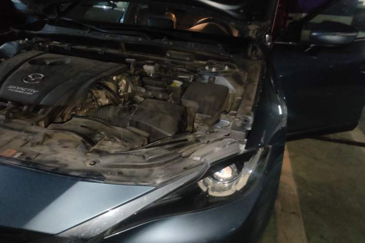 Used Mazda CX-4 2018 2.0L Automatic Two-Wheel Drive Blue Sky Dynamic Version China V Standard Engine Bay Left