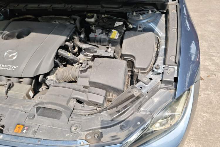Used Mazda CX-4 2018 2.0L Automatic Two-Wheel Drive Blue Sky Dynamic Version China V Standard Engine Bay Left