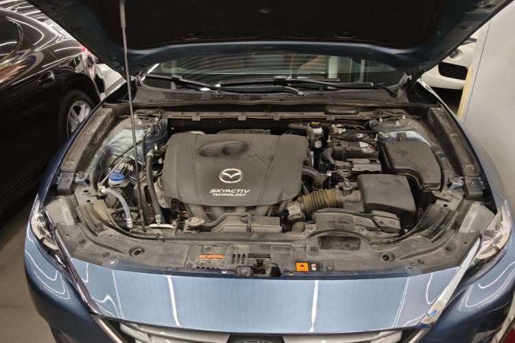 Used Mazda CX-4 2018 2.0L Automatic Two-Wheel Drive Blue Sky Premium Upgrade Version China VI Standard Engine Bay