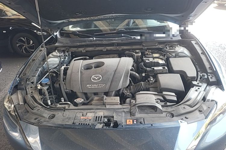 Used Mazda CX-4 2018 2.0L Automatic Two-Wheel Drive Blue Sky Premium Upgrade Version China VI Standard Engine Bay