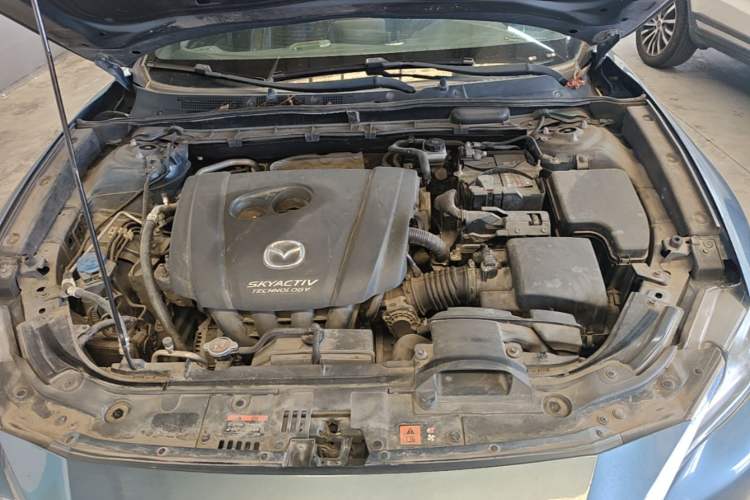 Used Mazda CX-4 2018 2.0L Automatic Two-Wheel Drive Blue Sky Exploration Version China V Standard Engine Bay