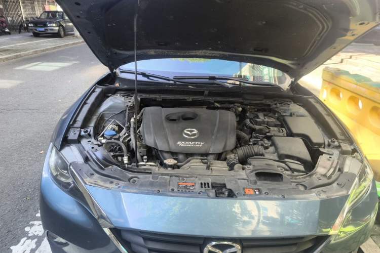 Used Mazda CX-4 2018 2.0L Automatic Two-Wheel Drive Blue Sky Dynamic Version China V Standard Engine Bay Right