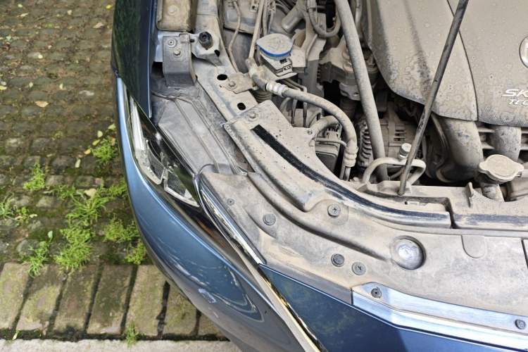 Used Mazda CX-4 2018 2.0L Automatic Two-Wheel Drive Blue Sky Dynamic Version China V Standard Engine Bay Right