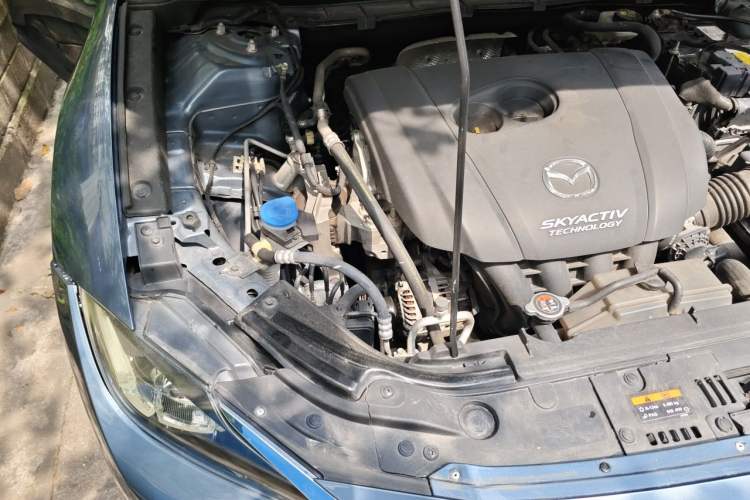 Used Mazda CX-4 2018 2.0L Automatic Two-Wheel Drive Blue Sky Dynamic Version China V Standard Engine Bay Right