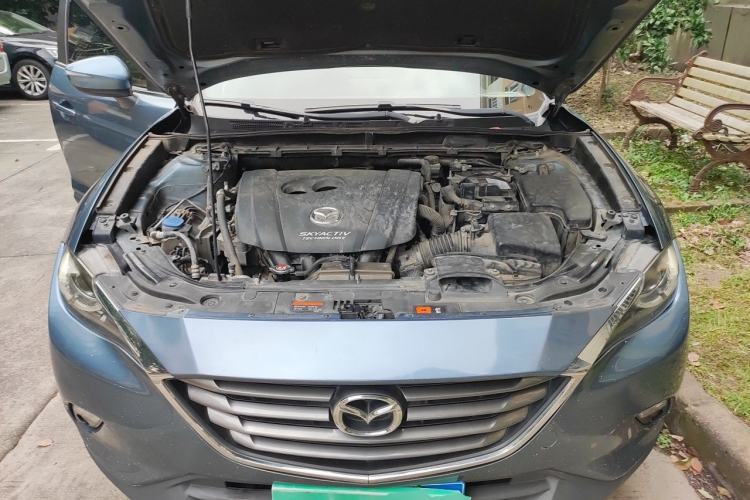 Used Mazda CX-4 2018 2.0L Automatic Two-Wheel Drive Blue Sky Premium Upgrade Version China VI Standard Engine Bay