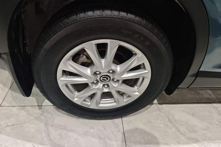 Used Mazda CX-4 2018 2.0L Automatic Two-Wheel Drive Blue Sky Dynamic Version China V Standard Exterior 3