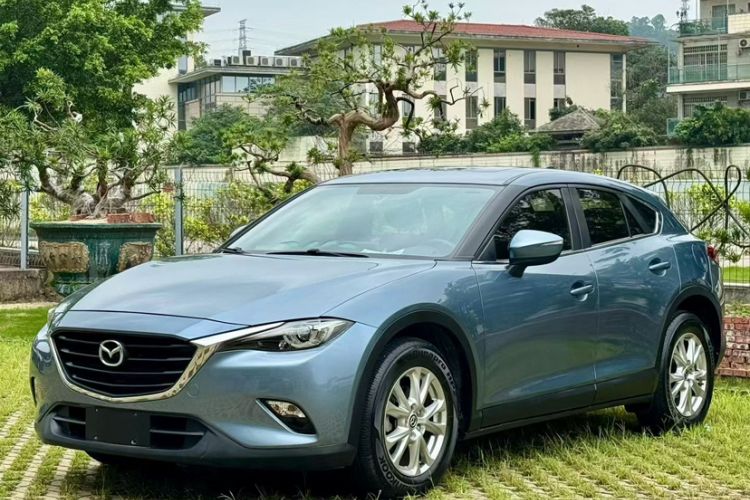 Used Mazda CX-4 2018 2.0L Automatic Two-Wheel Drive Blue Sky Dynamic Version China V Standard Exterior 6