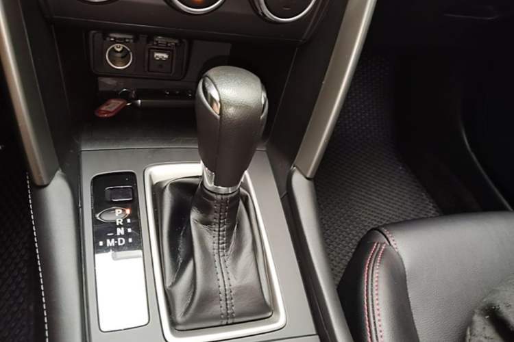 Used Mazda CX-4 2018 2.0L Automatic Two-Wheel Drive Blue Sky Dynamic Version China VI Standard Gear Lever