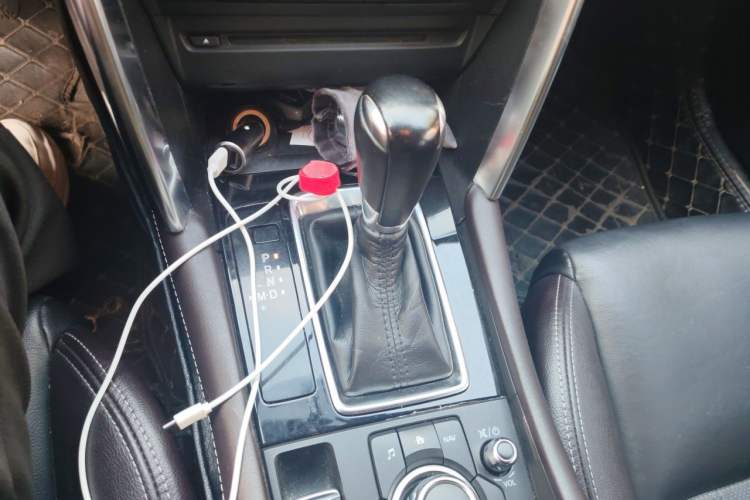 Used Mazda CX-4 2018 2.0L Automatic Two-Wheel Drive Blue Sky Luxury Edition Gear Lever