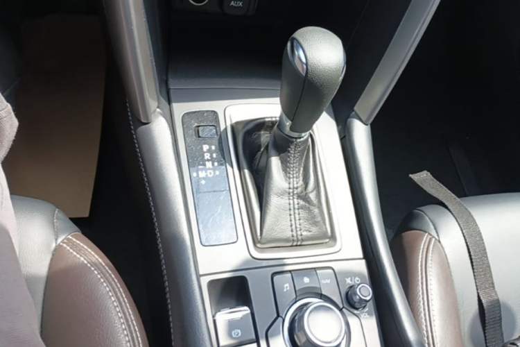 Used Mazda CX-4 2018 2.0L Automatic Two-Wheel Drive Blue Sky Dynamic Version China V Standard Gear Lever
