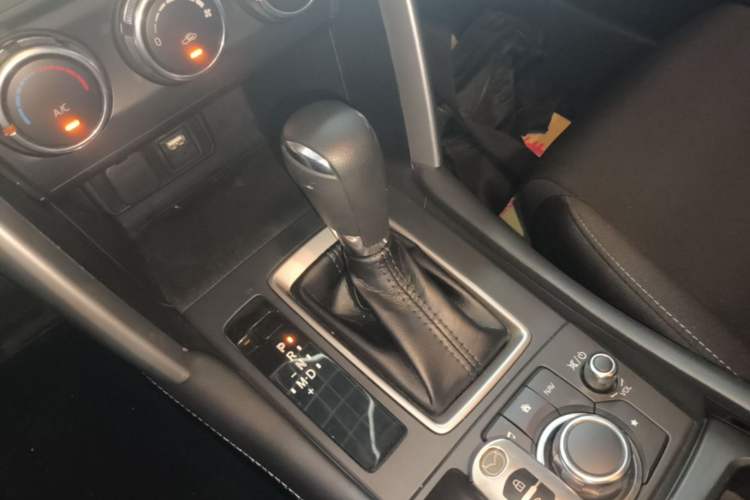 Used Mazda CX-4 2018 2.0L Automatic Two-Wheel Drive Blue Sky Dynamic Version China V Standard Gear Lever