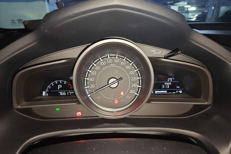 Used Mazda CX-4 2018 2.0L Automatic Two-Wheel Drive Blue Sky Premium Upgrade Version China V Standard Instrument Cluster