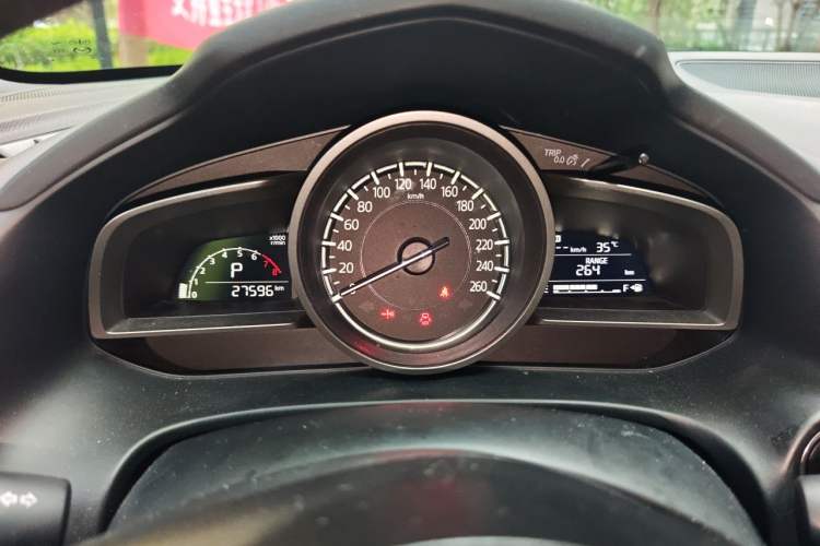 Used Mazda CX-4 2018 2.0L Automatic Two-Wheel Drive Blue Sky Premium Upgrade Version China VI Standard Instrument Cluster