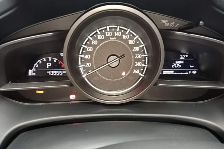 Used Mazda CX-4 2018 2.0L Automatic Two-Wheel Drive Blue Sky Dynamic Version China VI Standard Instrument Cluster